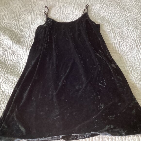 Victoria's Secret Velvet black slip dress Spaghetti Strap Slip Dress Size M/L - Picture 12 of 12